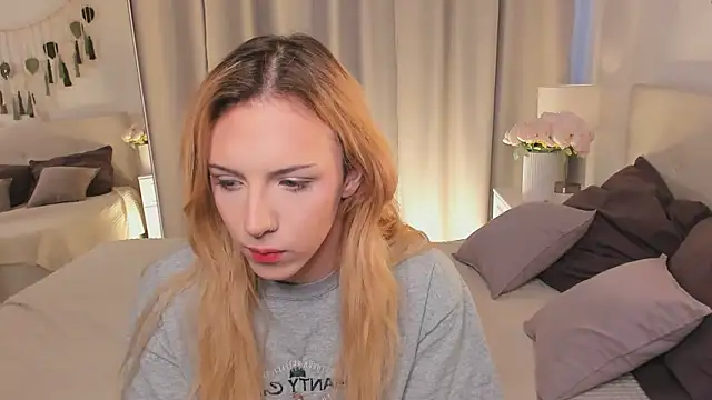 Tiffany  King online show from 04/14/26, 05:46