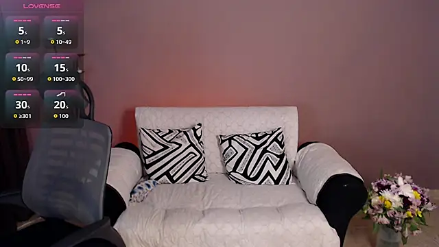 Snapshot of Bella_jh chatting on 05/13/26, 03:53 Bella jh online show from 05/13/26, 03:53
