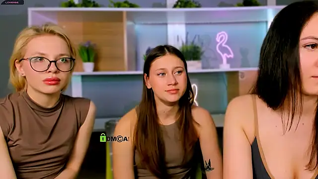 arianaa cat online show from 03/01/26, 07:38