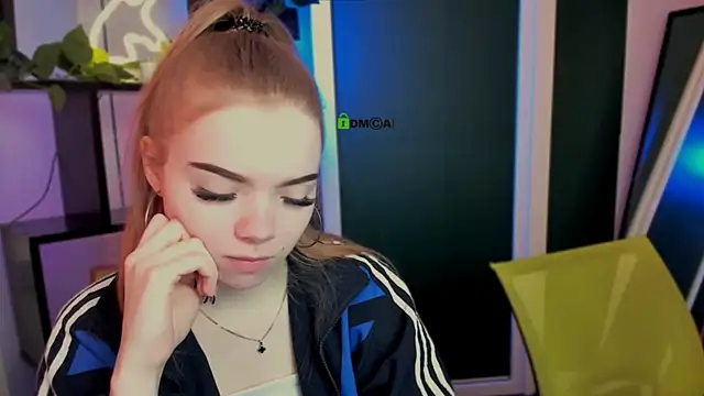 arianaa cat online show from 03/22/26, 06:28