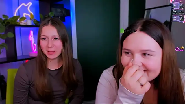 arianaa cat online show from 03/31/26, 12:23