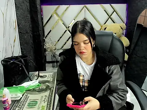 Snapshot of _EmilySquirt chatting on 03/04/26, 01:28 EmilySquirt online show from 03/04/26, 01:28