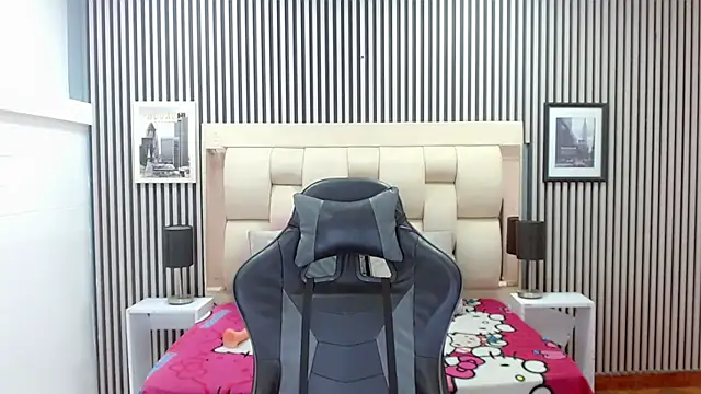 Sophia Valentina online show from 02/25/26, 12:48