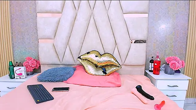 LunaMonroe1 online show from 03/04/26, 08:59