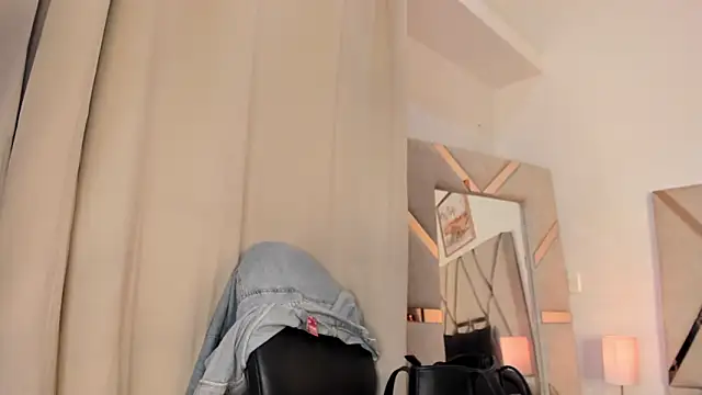 Lucia velez online show from 03/05/26, 03:02