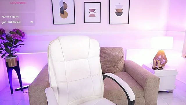 IvyGrabes online show from 04/18/26, 07:07