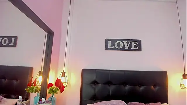 RousMature online show from 04/13/26, 08:03