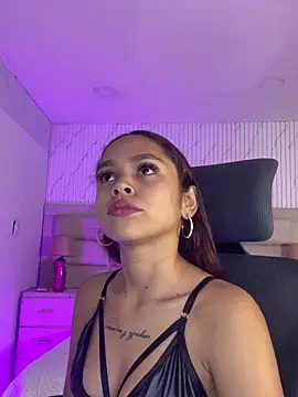 CarolineFyre online show from 04/06/26, 12:50