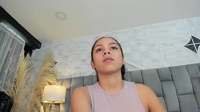 CarolineFyre online show from 06/06/26, 01:05