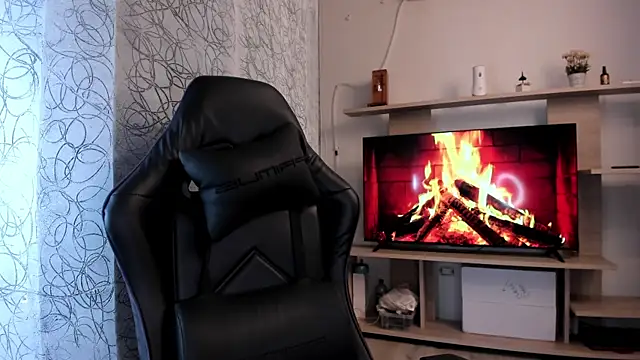 CarolineFyre online show from 06/07/26, 01:48