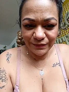 Snapshot of Dafne_77 chatting on 06/05/26, 02:23 Dafne 77 online show from 06/05/26, 02:23