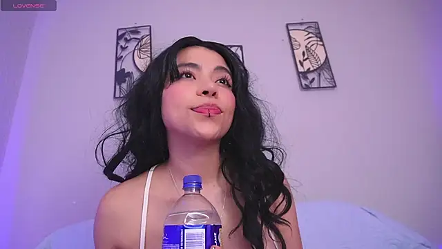 loveegirll1 online show from 04/29/26, 02:48