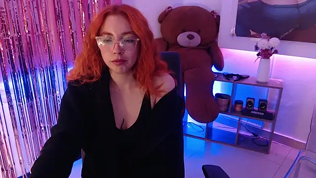 Snapshot of mere_in_redd chatting on 05/16/26, 11:31 mere in redd online show from 05/16/26, 11:31