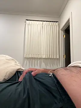 Snapshot of hairypokeballs chatting on 02/17/26, 03:25 hairypokeballs online show from 02/17/26, 03:25