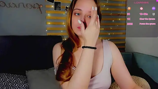 Alice Wanderr online show from 03/06/26, 02:19