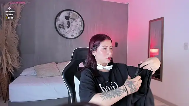 charlottee27  online show from 02/25/26, 02:21