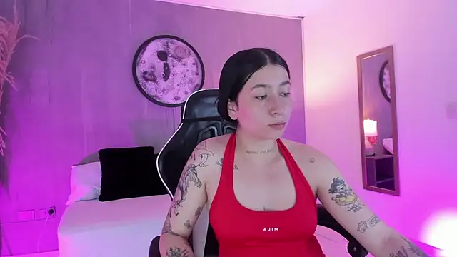 charlottee27  online show from 06/03/26, 01:52