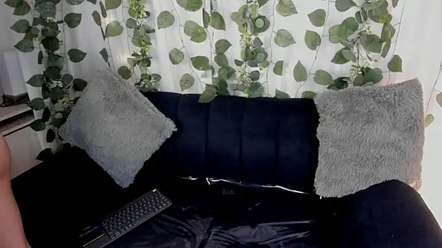 chloe petite2 online show from 05/02/26, 07:08