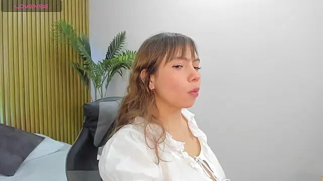 milaack  online show from 02/13/26, 07:32