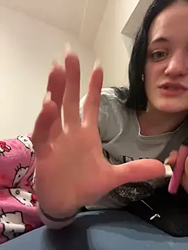 LeonieClaire online show from 02/15/26, 10:39