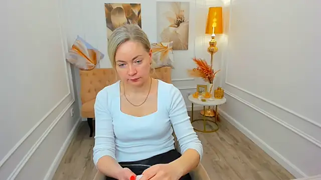 CharlotteKerti online show from 04/17/26, 11:35