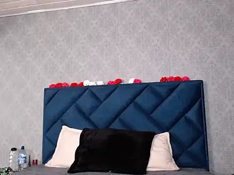 Lia tomson online show from 02/09/26, 06:56