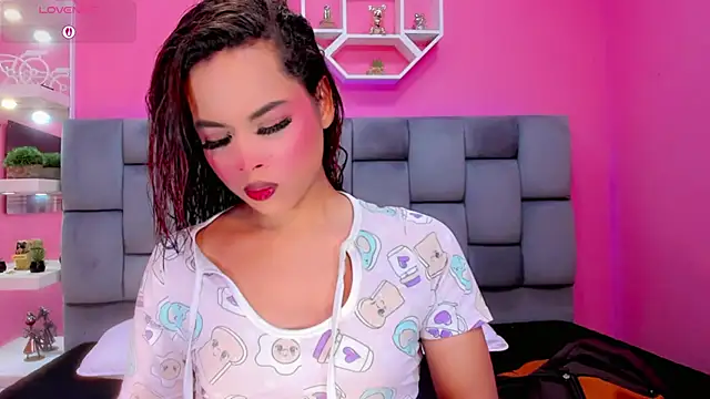 Snapshot of ManuelaJohnson chatting on 05/11/26, 12:44 ManuelaJohnson online show from 05/11/26, 12:44