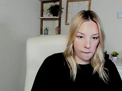 VelvetAngela online show from 03/04/26, 01:28