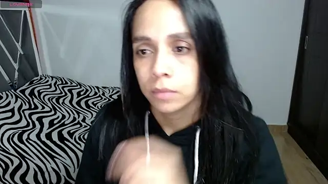 Snapshot of paula_lopez__ chatting on 05/05/26, 12:29 paula lopez online show from 05/05/26, 12:29