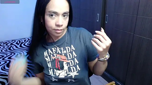 Snapshot of paula_lopez__ chatting on 06/14/26, 05:37 paula lopez online show from 06/14/26, 05:37