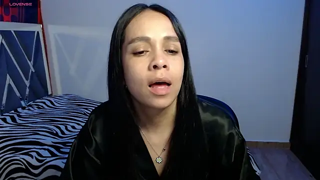 Snapshot of paula_lopez__ chatting on 06/20/26, 10:34 paula lopez online show from 06/20/26, 10:34