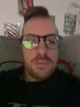 Snapshot of io1Elian chatting on 04/17/26, 03:15 io1Elian online show from 04/17/26, 03:15