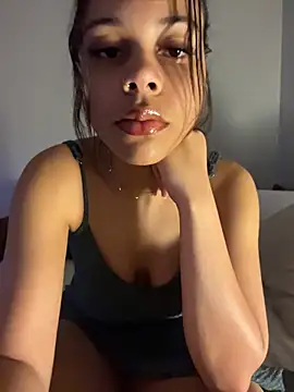 Petite Baddie online show from 04/25/26, 06:16
