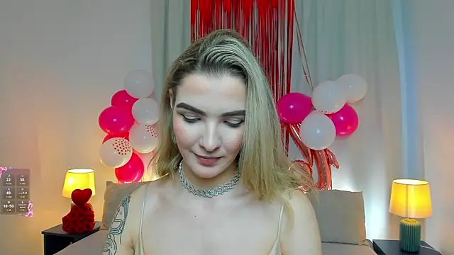 SinLuna  online show from 02/13/26, 03:52