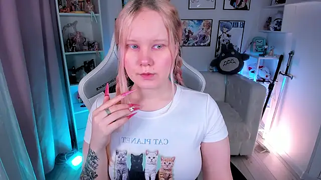 AnnieVibe online show from 04/25/26, 05:32