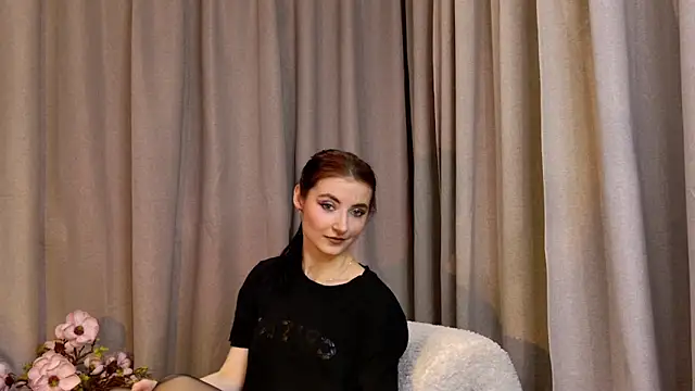 NicoleLuxe online show from 02/26/26, 05:45