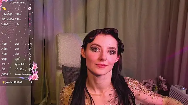 NicoleLuxe online show from 04/16/26, 09:39