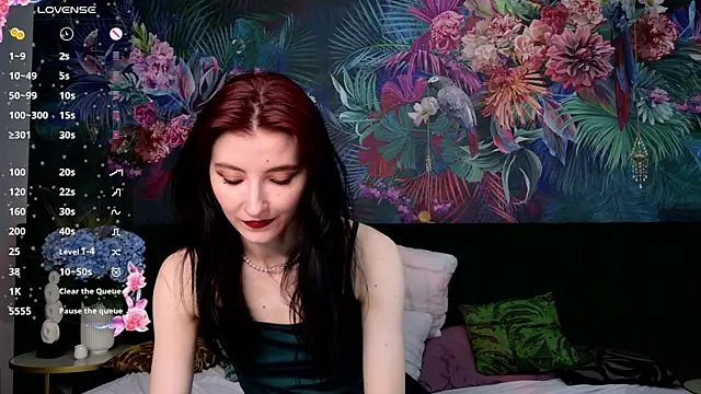 NicoleLuxe online show from 04/21/26, 06:23