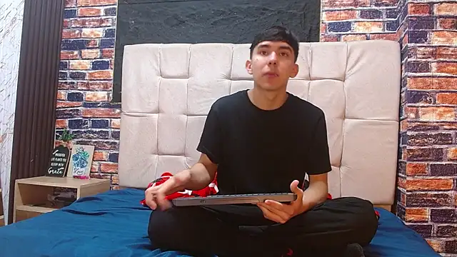 massimoferrera303av online show from 02/19/26, 06:48