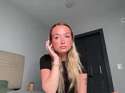 Snapshot of kelseyblu chatting on 03/12/26, 03:45 kelseyblu online show from 03/12/26, 03:45