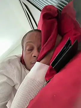 Snapshot of Suavea757 chatting on 02/01/26, 07:01 Suavea757 online show from 02/01/26, 07:01