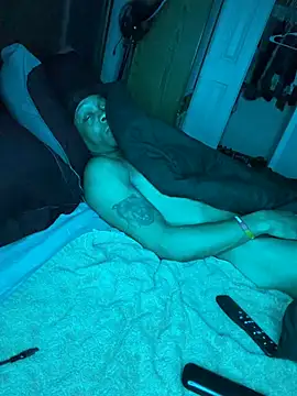 Snapshot of Suavea757 chatting on 02/11/26, 10:53 Suavea757 online show from 02/11/26, 10:53