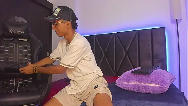 Snapshot of StellayDrake chatting on 02/05/26, 03:27 StellayDrake online show from 02/05/26, 03:27