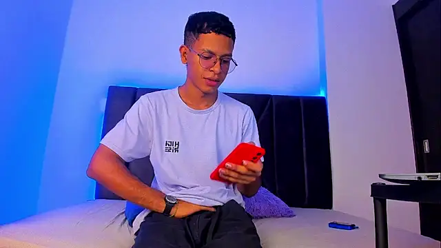 Snapshot of StellayDrake chatting on 03/14/26, 10:15 StellayDrake online show from 03/14/26, 10:15