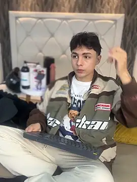 Samu Hott online show from 03/28/26, 08:41