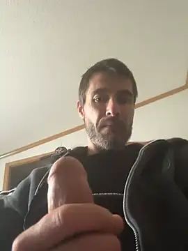 Snapshot of tommattsonn chatting on 06/26/26, 07:29 tommattsonn online show from 06/26/26, 07:29