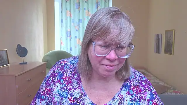 Emma Eclipsee online show from 02/06/26, 09:34