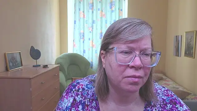 Emma Eclipsee online show from 02/10/26, 07:34