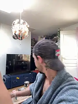 Snapshot of Piratee666 chatting on 03/04/26, 09:04 Piratee666 online show from 03/04/26, 09:04