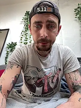 Snapshot of Piratee666 chatting on 03/05/26, 08:32 Piratee666 online show from 03/05/26, 08:32